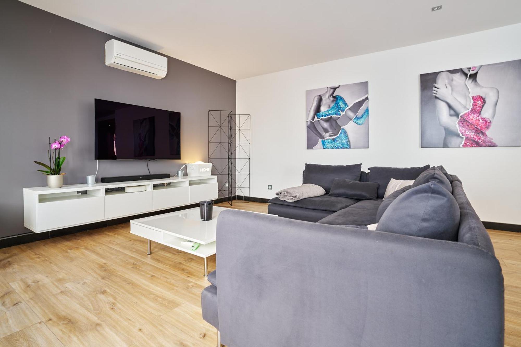 Maison De Moderne Climatisee Avec Piscine Holiday home *